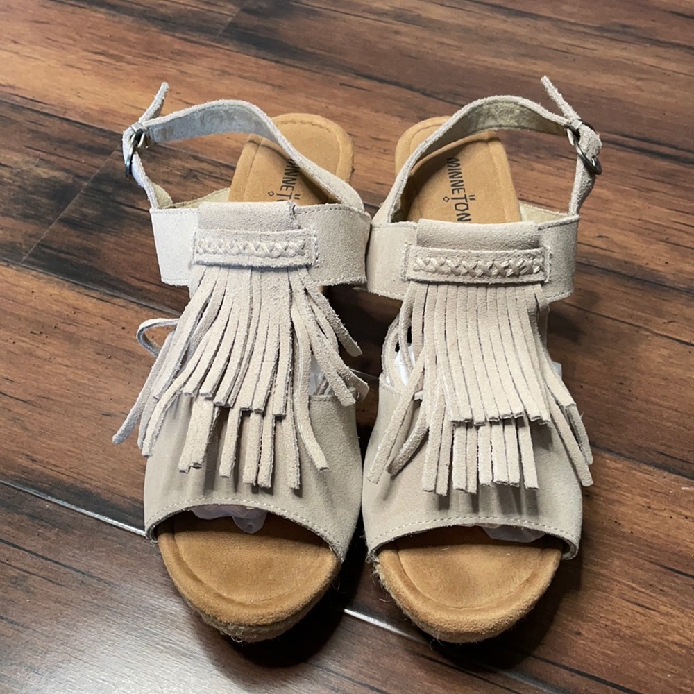 Minnetonka tan wedge sandals size 11